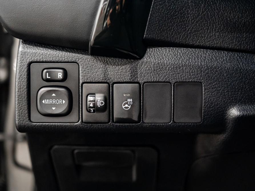 Toyota Corolla XI (E160 E170 E180) Рестайлинг 1 Красноярск  - изображение 16