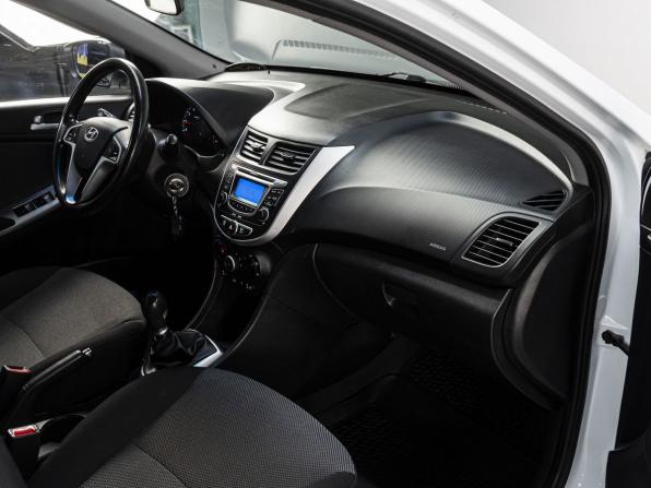 Hyundai Solaris I с пробегом 2011 года, цена 690 000 рублей, 163101 км, хэтчбек, Автокод Объявления