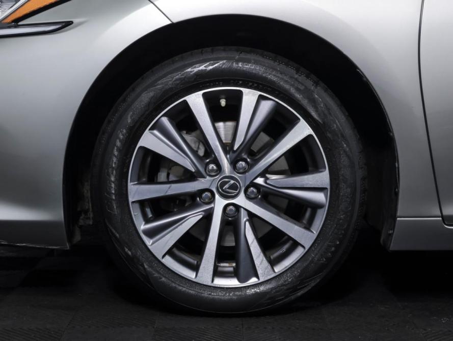 Lexus ES VII Москва  - изображение 20