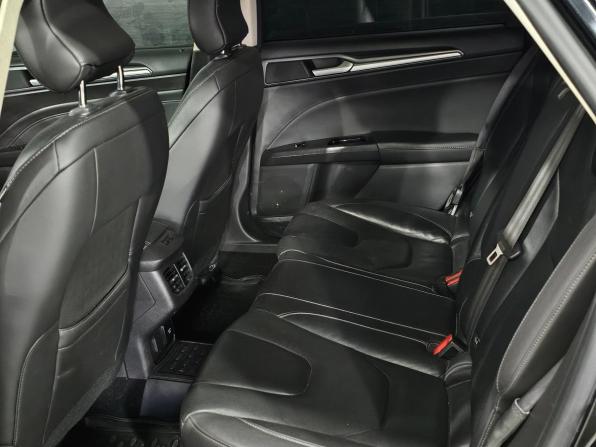 Ford Mondeo V с пробегом 2017 года, цена 1 390 000 рублей, 381300 км, седан, Автокод Объявления