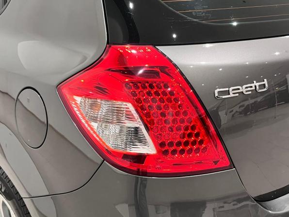 Kia Ceed I Рестайлинг с пробегом 2012 года, цена 786 000 рублей, 226100 км, хэтчбек, Автокод Объявления