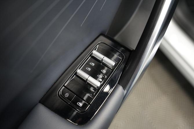 Geely Atlas II с пробегом 2023 года, цена 3 088 000 рублей, 30452 км, внедорожник, Автокод Объявления