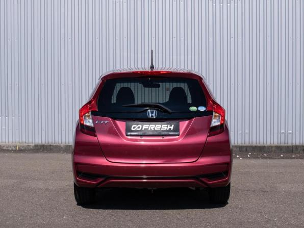 Honda Fit III Рестайлинг с пробегом 2019 года, цена 1 182 000 рублей, 71953 км, хэтчбек, Автокод Объявления