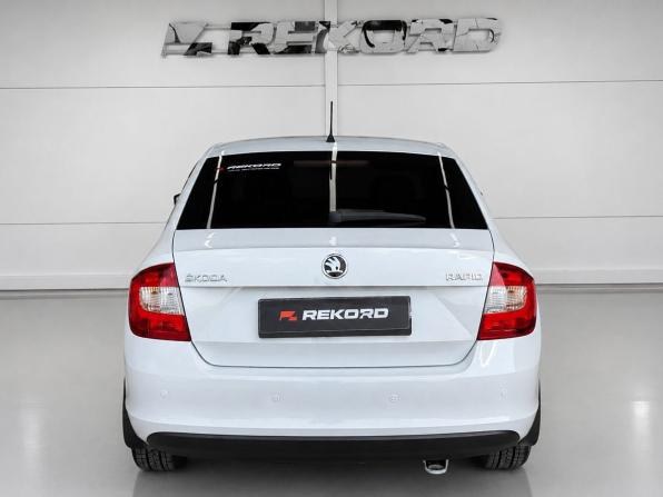 Skoda Rapid I с пробегом 2015 года, цена 999 000 рублей, 175334 км, лифтбек, Автокод Объявления