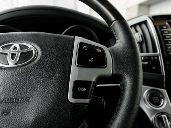 Toyota Land Cruiser 200 Series Рестайлинг 1 с пробегом 2012 года, цена 3 490 000 рублей, 196928 км, внедорожник, Автокод Объявления