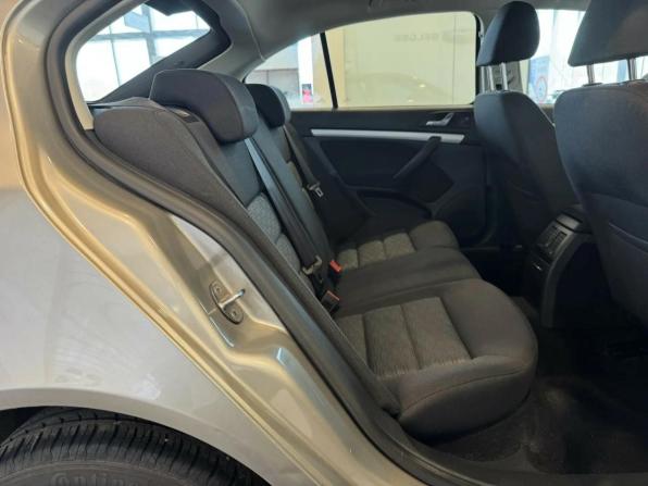 Skoda Octavia II (A5) Рестайлинг с пробегом 2011 года, цена 1 070 000 рублей, 51804 км, лифтбек, Автокод Объявления