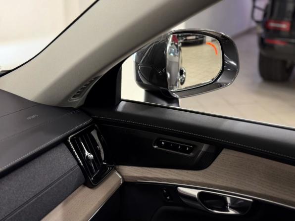 Volvo XC90 II Рестайлинг 2 с пробегом 2026 года, цена 9 250 000 рублей, 33 км, внедорожник, Автокод Объявления