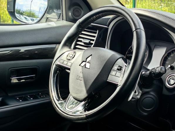 Mitsubishi Outlander III Рестайлинг 2 с пробегом 2016 года, цена 1 799 000 рублей, 152151 км, внедорожник, Автокод Объявления