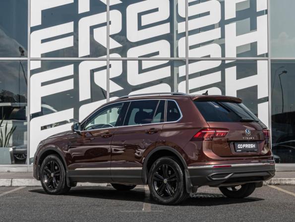 Volkswagen Tiguan II Рестайлинг с пробегом 2021 года, цена 3 140 000 рублей, 53626 км, внедорожник, Автокод Объявления
