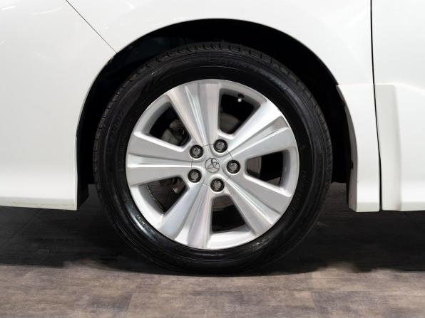 Toyota Voxy III (R80) с пробегом 2014 года, цена 1 750 000 рублей, 152500 км, минивэн, Автокод Объявления