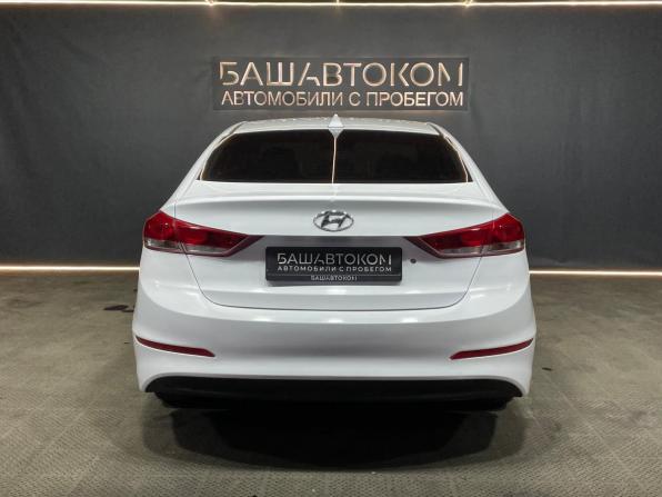 Hyundai Elantra VI (AD) с пробегом 2017 года, цена 910 000 рублей, 200187 км, седан, Автокод Объявления