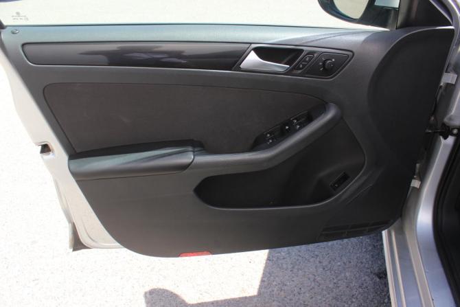 Volkswagen Jetta VI с пробегом 2013 года, цена 967 000 рублей, 241744 км, седан, Автокод Объявления