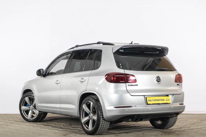Volkswagen Tiguan I Рестайлинг с пробегом 2011 года, цена 1 629 000 рублей, 242125 км, внедорожник, Автокод Объявления