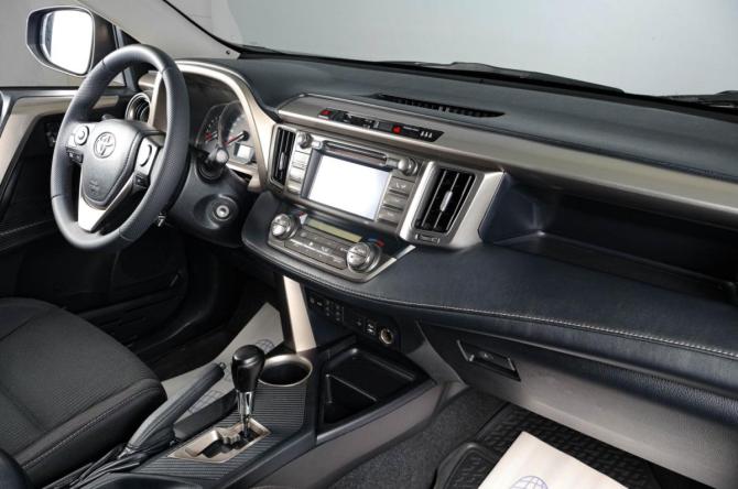 Toyota RAV4 IV (XA40) с пробегом 2015 года, цена 2 239 000 рублей, 131000 км, внедорожник, Автокод Объявления