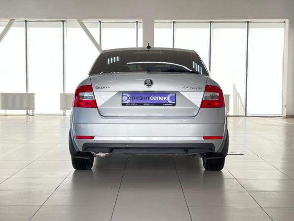 Skoda Octavia III (A7) Рестайлинг с пробегом 2020 года, цена 2 430 000 рублей, 39825 км, лифтбек, Автокод Объявления