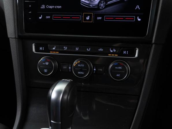 Volkswagen Golf VII Рестайлинг с пробегом 2019 года, цена 2 491 046 рублей, 103058 км, универсал, Автокод Объявления