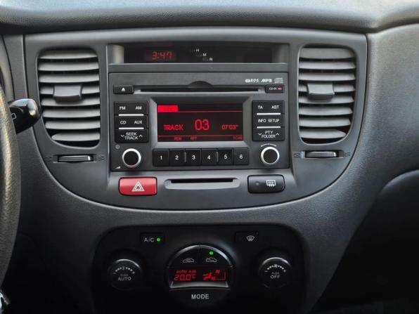 Kia Rio II Рестайлинг с пробегом 2010 года, цена 555 000 рублей, 134759 км, хэтчбек, Автокод Объявления