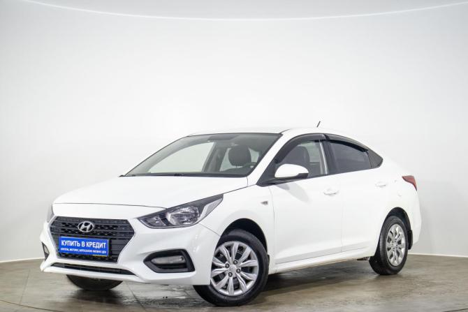 Hyundai Solaris II с пробегом 2017 года, цена 829 000 рублей, 237172 км, седан, Автокод Объявления