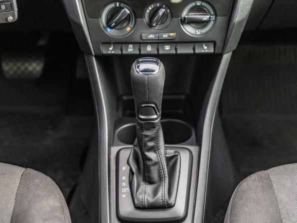 Skoda Rapid I Рестайлинг с пробегом 2019 года, цена 1 138 000 рублей, 97665 км, лифтбек, Автокод Объявления