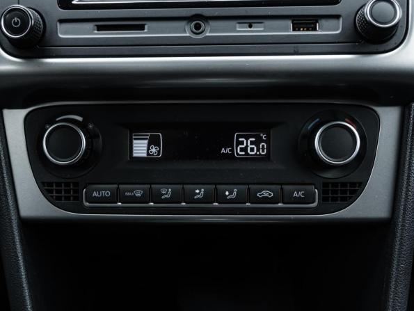 Volkswagen Polo V Рестайлинг с пробегом 2017 года, цена 1 410 000 рублей, 72280 км, седан, Автокод Объявления