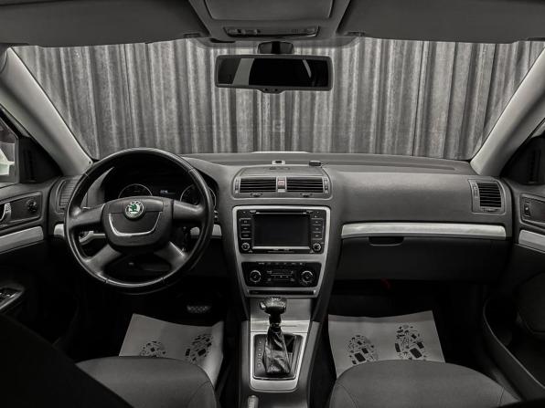 Skoda Octavia II (A5) Рестайлинг с пробегом 2011 года, цена 749 000 рублей, 210978 км, лифтбек, Автокод Объявления