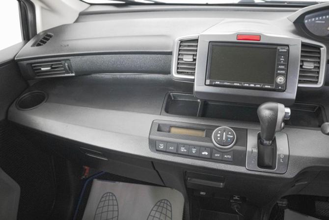Honda Freed I с пробегом 2008 года, цена 979 000 рублей, 116000 км, компактвэн, Автокод Объявления
