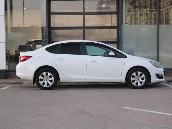 Opel Astra J Рестайлинг с пробегом 2014 года, цена 599 000 рублей, 218000 км, седан, Автокод Объявления