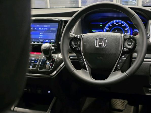 Honda Odyssey V Рестайлинг с пробегом 2017 года, цена 2 400 000 рублей, 159306 км, минивэн, Автокод Объявления