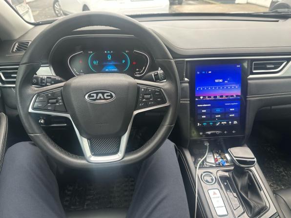 JAC J7 I с пробегом 2023 года, цена 1 400 000 рублей, 30000 км, лифтбек, Автокод Объявления