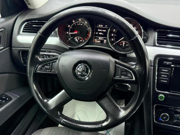 Skoda Superb II Рестайлинг с пробегом 2014 года, цена 980 000 рублей, 262601 км, лифтбек, Автокод Объявления