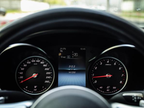 Mercedes-Benz C-Класс IV (W205) Рестайлинг с пробегом 2019 года, цена 2 349 000 рублей, 141217 км, седан, Автокод Объявления