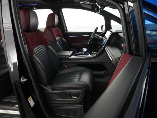GAC M8 с пробегом 2024 года, цена 3 999 444 рубля, 120888 км, минивэн, Автокод Объявления