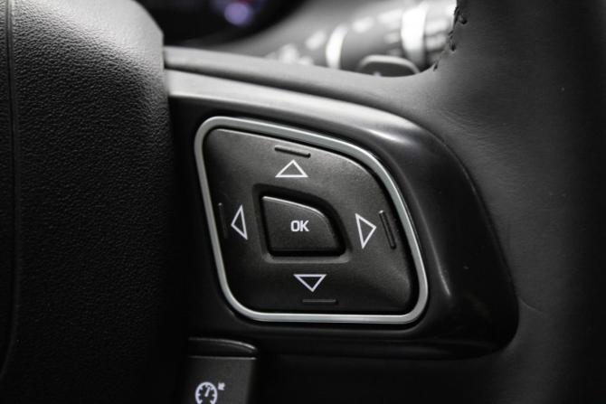 Land Rover Range Rover Evoque I с пробегом 2015 года, цена 2 199 000 рублей, 155306 км, внедорожник, Автокод Объявления