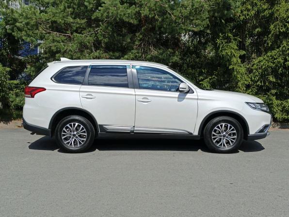 Mitsubishi Outlander III Рестайлинг 2 с пробегом 2017 года, цена 1 775 000 рублей, 176062 км, внедорожник, Автокод Объявления