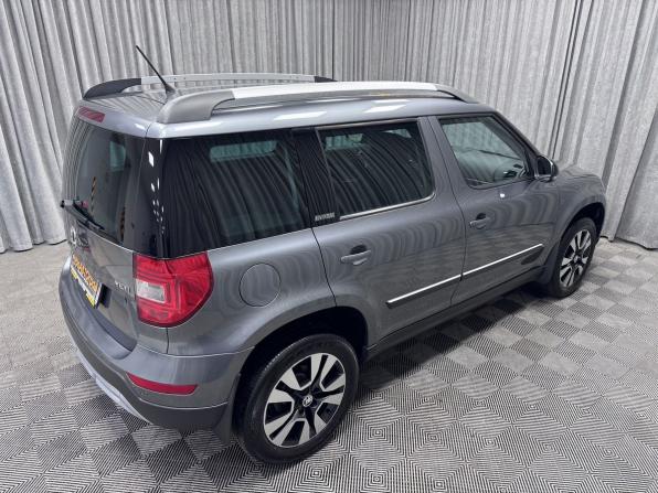 Skoda Yeti I Рестайлинг с пробегом 2015 года, цена 1 470 000 рублей, 71761 км, внедорожник, Автокод Объявления