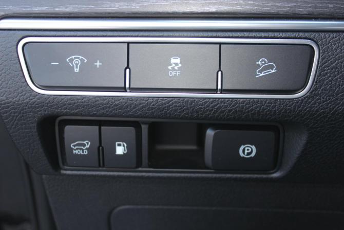 Kia Mohave I Рестайлинг 2 с пробегом 2023 года, цена 4 370 000 рублей, 124652 км, внедорожник, Автокод Объявления