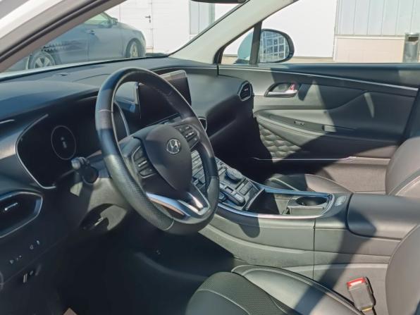 Hyundai Santa Fe IV Рестайлинг с пробегом 2023 года, цена 4 042 000 рублей, 48876 км, внедорожник, Автокод Объявления