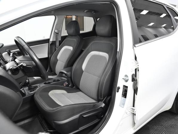 Kia Ceed II Рестайлинг с пробегом 2017 года, цена 1 049 000 рублей, 84000 км, хэтчбек, Автокод Объявления