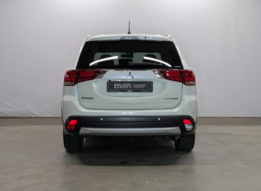 Mitsubishi Outlander III Рестайлинг 2 Санкт-Петербург  - изображение 6