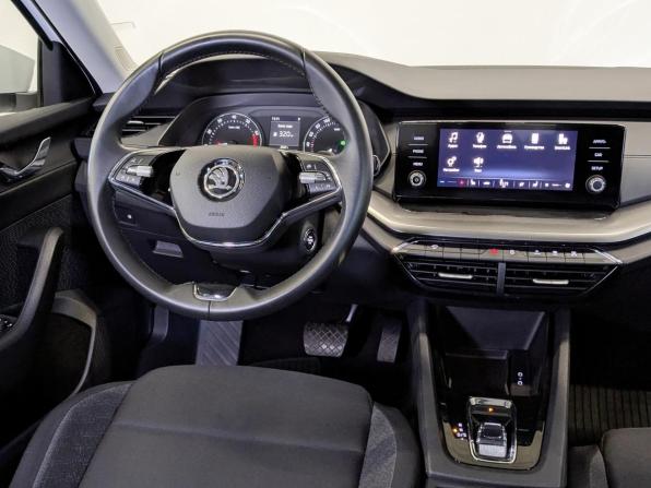Skoda Octavia IV (A8) с пробегом 2021 года, цена 2 345 000 рублей, 52991 км, лифтбек, Автокод Объявления