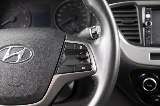 Hyundai Solaris II с пробегом 2018 года, цена 1 339 000 рублей, 109200 км, седан, Автокод Объявления