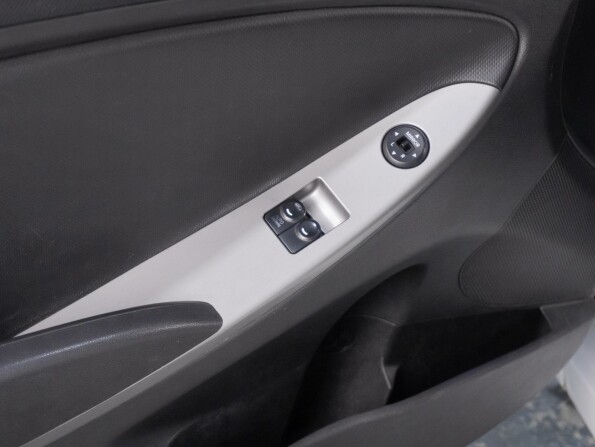 Hyundai Solaris I Рестайлинг с пробегом 2014 года, цена 929 000 рублей, 132809 км, хэтчбек, Автокод Объявления