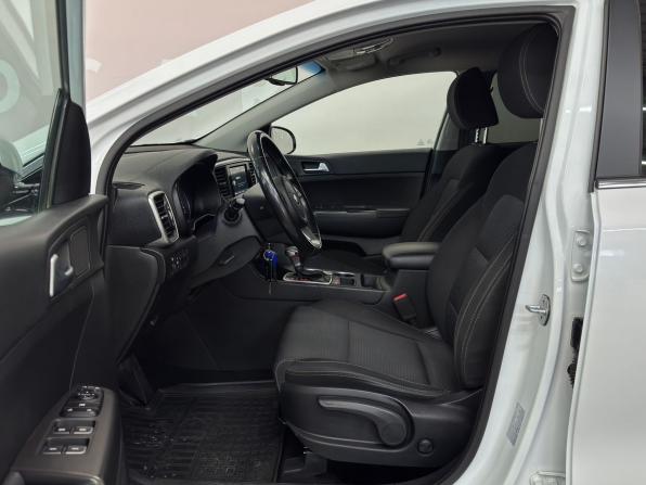 Kia Sportage IV Рестайлинг с пробегом 2019 года, цена 2 349 000 рублей, 52061 км, внедорожник, Автокод Объявления