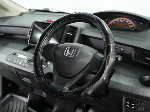 Honda Freed I с пробегом 2010 года, цена 1 070 000 рублей, 228363 км, компактвэн, Автокод Объявления