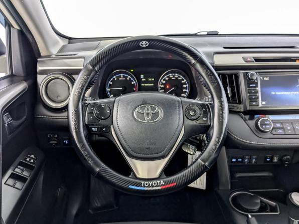 Toyota RAV4 IV (XA40) Рестайлинг с пробегом 2017 года, цена 2 325 000 рублей, 141616 км, внедорожник, Автокод Объявления