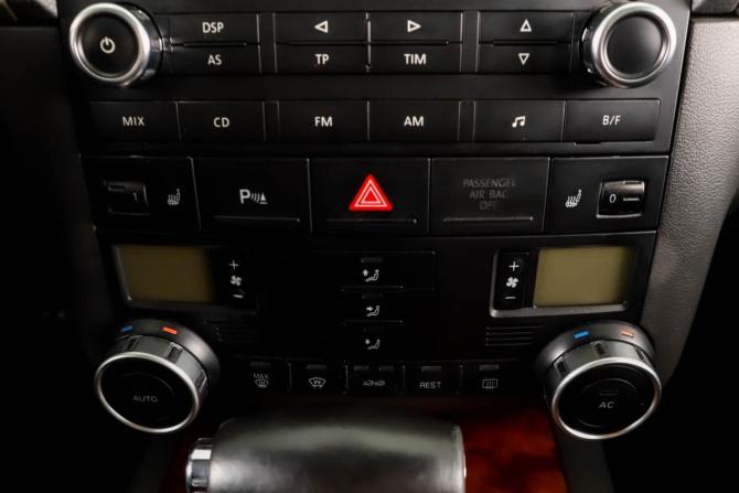 Volkswagen Touareg I Рестайлинг с пробегом 2010 года, цена 1 379 000 рублей, 255300 км, внедорожник, Автокод Объявления