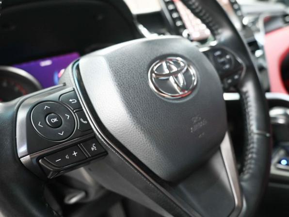 Toyota Camry VIII (XV70) Рестайлинг с пробегом 2021 года, цена 2 579 900 рублей, 87000 км, седан, Автокод Объявления