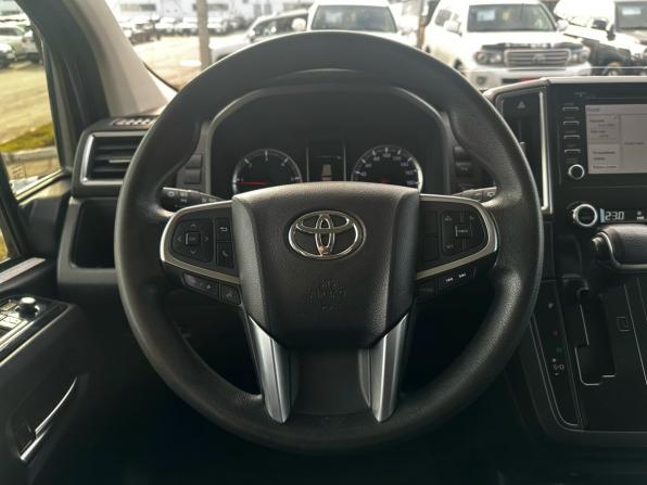 Toyota HiAce H300 с пробегом 2019 года, цена 3 950 000 рублей, 278544 км, минивэн, Автокод Объявления
