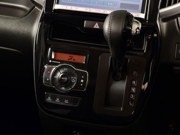 Suzuki Solio III с пробегом 2017 года, цена 945 995 рублей, 184340 км, микровэн, Автокод Объявления