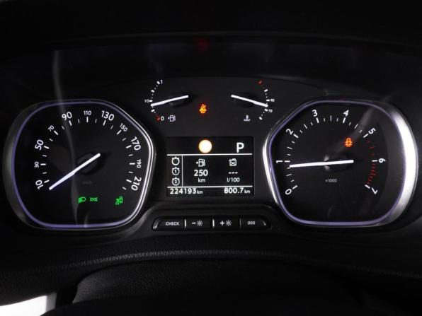 Peugeot Traveller I с пробегом 2019 года, цена 2 974 000 рублей, 224193 км, минивэн, Автокод Объявления